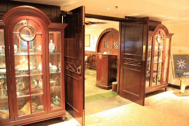 Гонконг: The Emperor (Happy Valley) Hotel