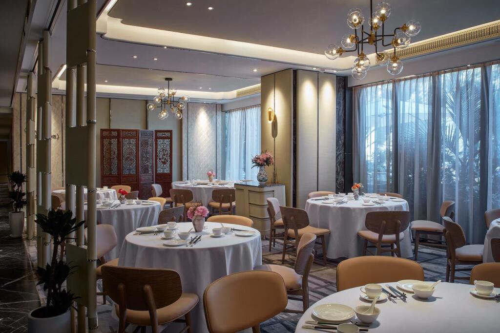 Гонконг: The Emperor (Happy Valley) Hotel