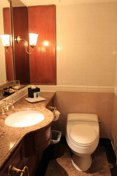Гонконг: The Emperor (Happy Valley) Hotel