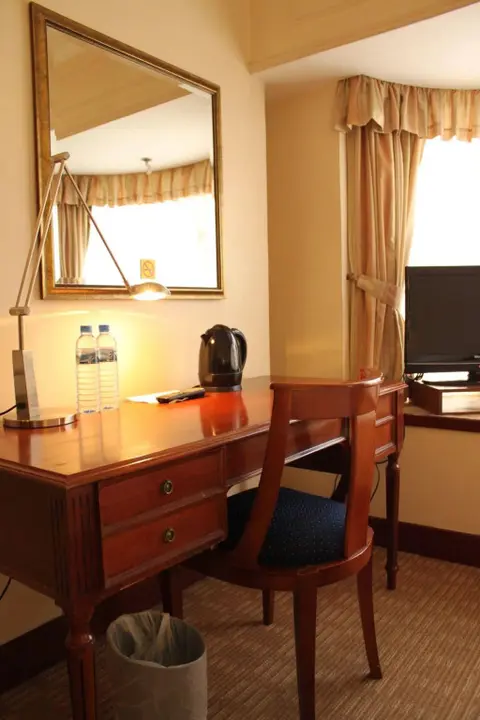 Гонконг: The Emperor (Happy Valley) Hotel