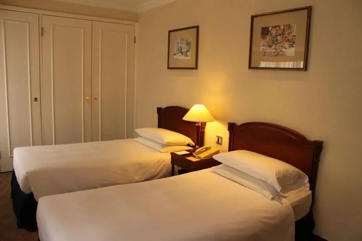 Гонконг: The Emperor (Happy Valley) Hotel