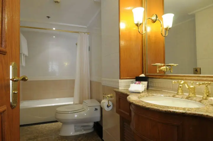 Гонконг: The Emperor (Happy Valley) Hotel