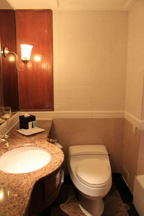 Гонконг: The Emperor (Happy Valley) Hotel
