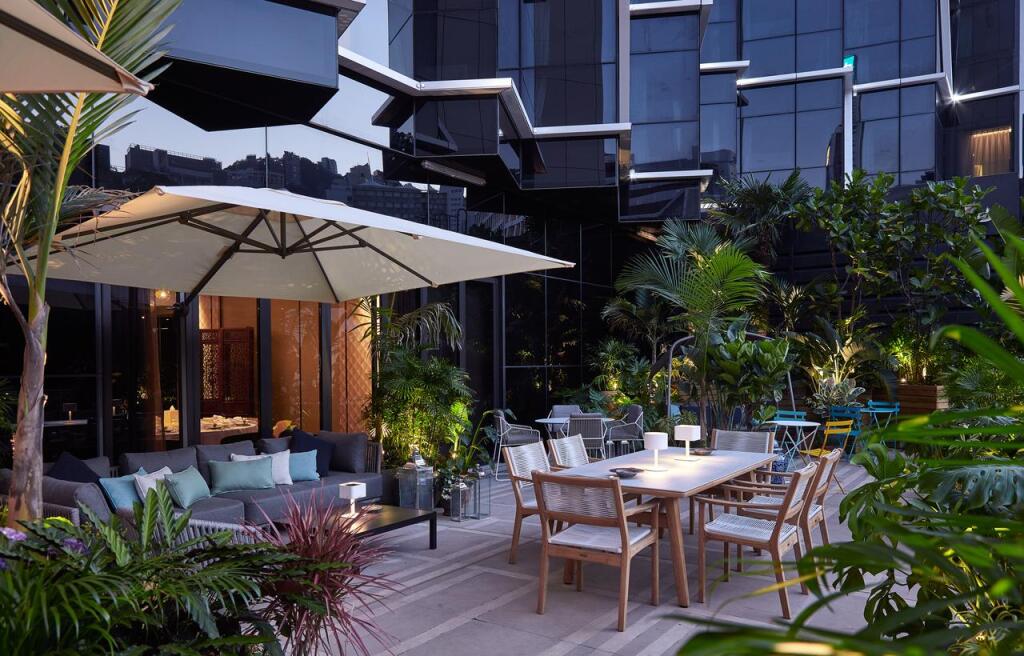 Гонконг: The Emperor (Happy Valley) Hotel