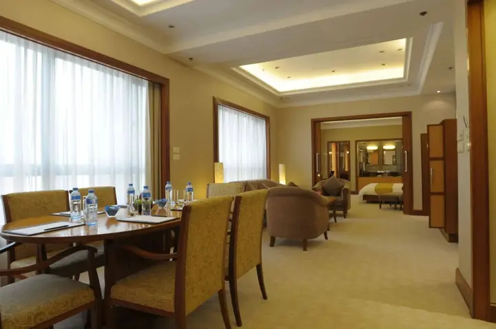 Гонконг: The Emperor (Happy Valley) Hotel