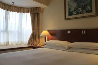 Гонконг: The Emperor (Happy Valley) Hotel
