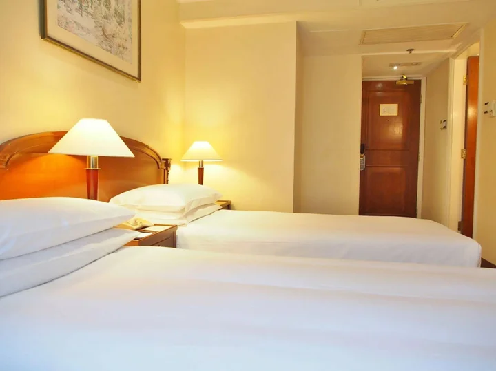 Гонконг: The Emperor (Happy Valley) Hotel