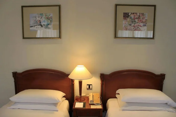Гонконг: The Emperor (Happy Valley) Hotel
