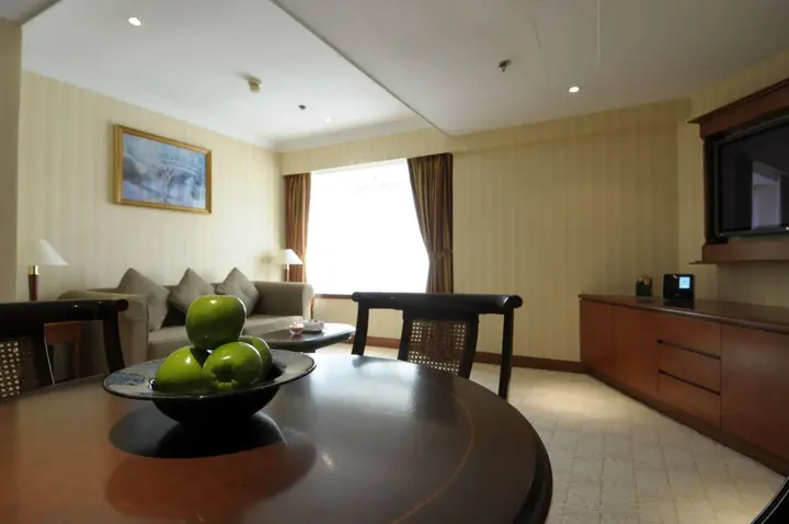 Гонконг: The Emperor (Happy Valley) Hotel