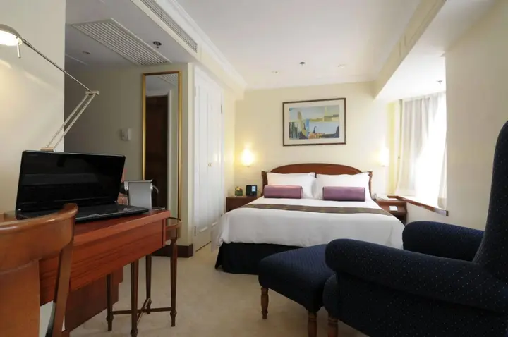 Гонконг: The Emperor (Happy Valley) Hotel