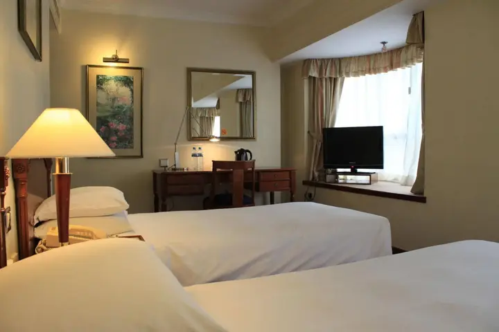 Гонконг: The Emperor (Happy Valley) Hotel