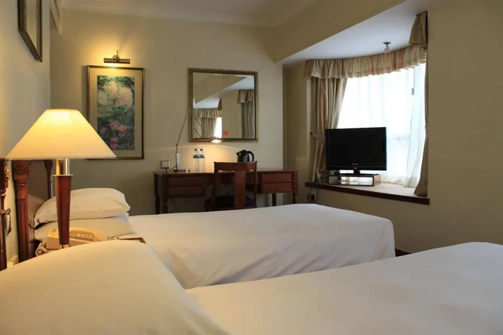 Гонконг: The Emperor (Happy Valley) Hotel
