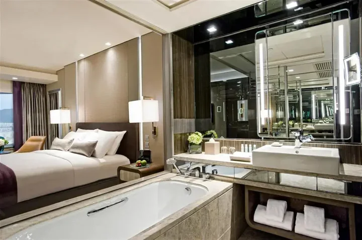 Коулун: Royal Plaza Hotel