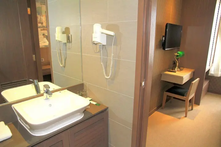 Гонконг: Largos Hotel