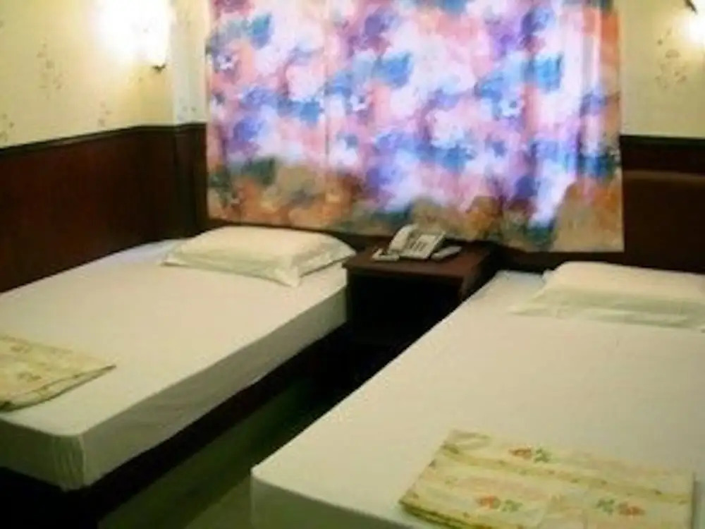 Гонконг: Oriental Pearl Budget Hotel