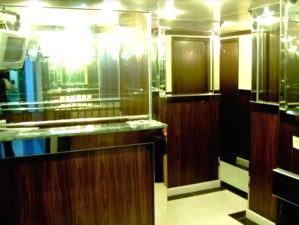 Гонконг: Oriental Pearl Budget Hotel