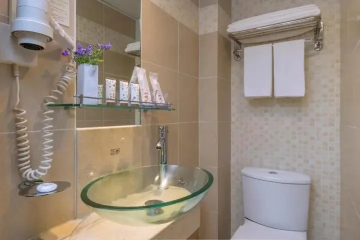 Коулун: Silka Seaview Hotel
