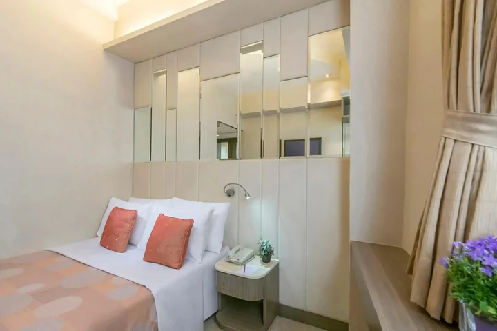 Коулун: Silka Seaview Hotel