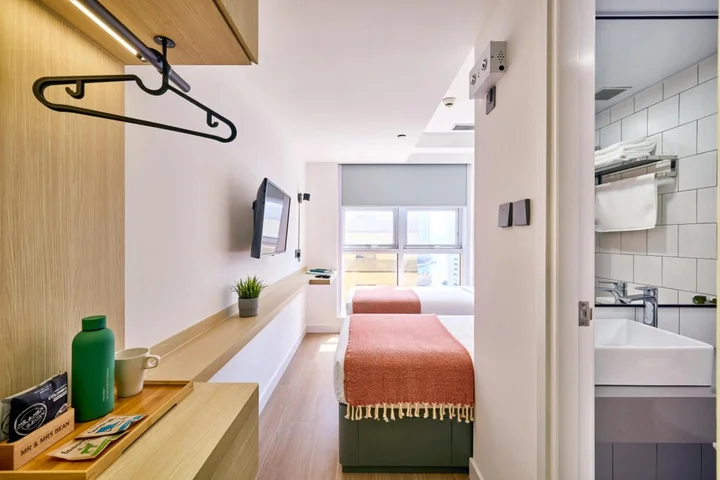 Коулун: Silka Seaview Hotel