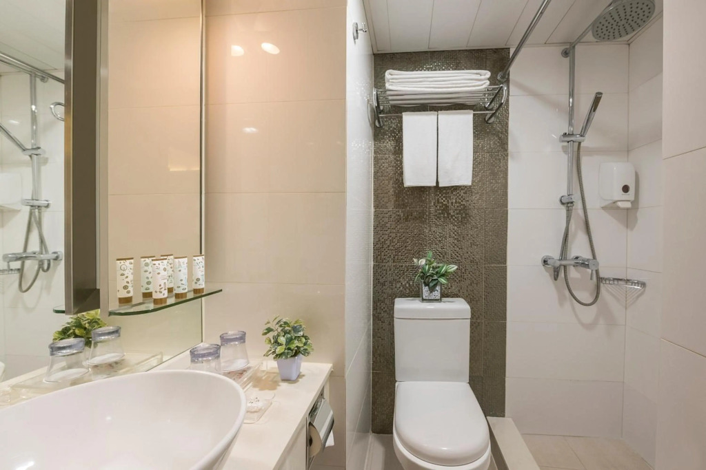 Коулун: Silka Seaview Hotel