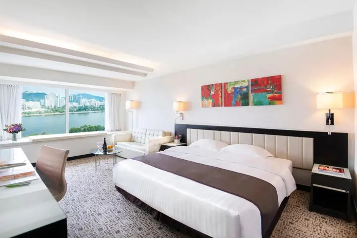 Гонконг: Regal Riverside Hotel