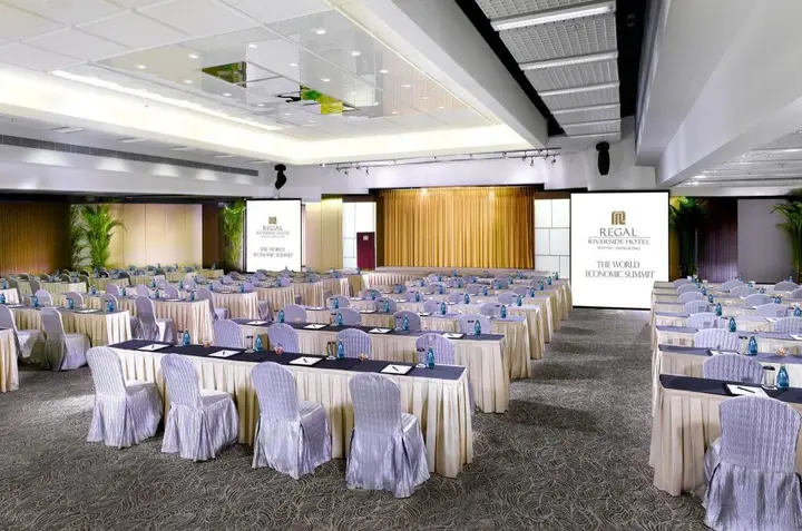 Гонконг: Regal Riverside Hotel