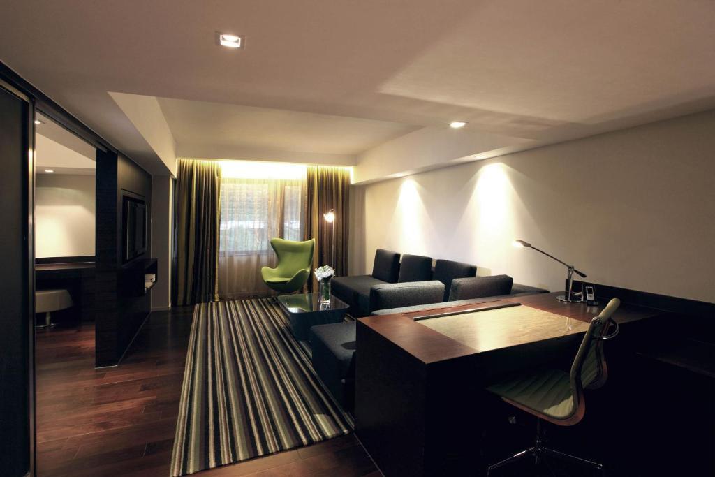 Гонконг: The Mira Hong Kong Hotel