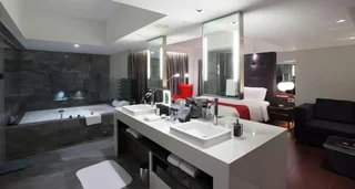 Гонконг: The Mira Hong Kong Hotel