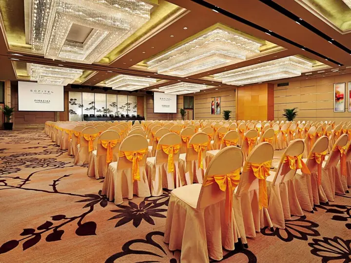 Цзинань: Enlux Hotel