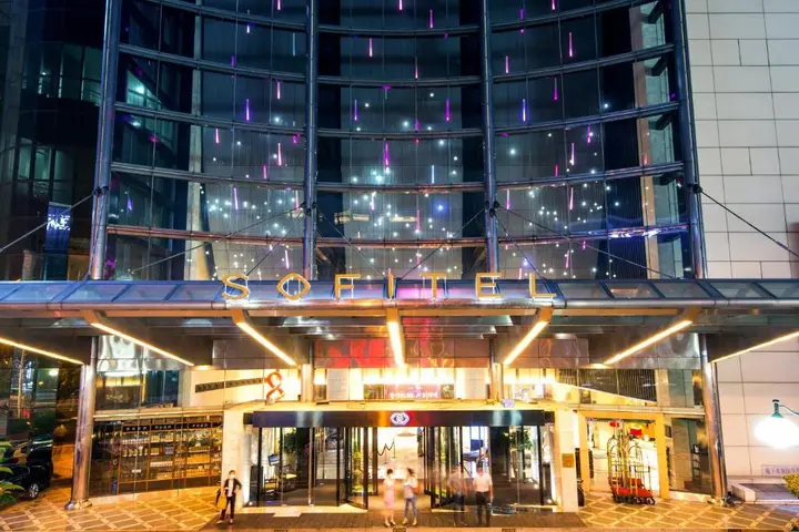 Цзинань: Enlux Hotel