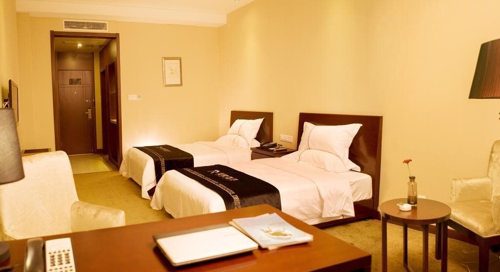 Нанкин: Round Hotel