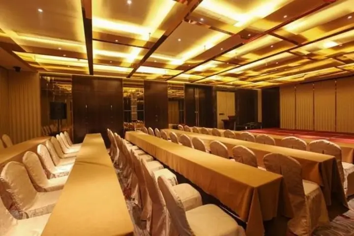 Таншань: Jitang Kaiyuan New Century Hotel