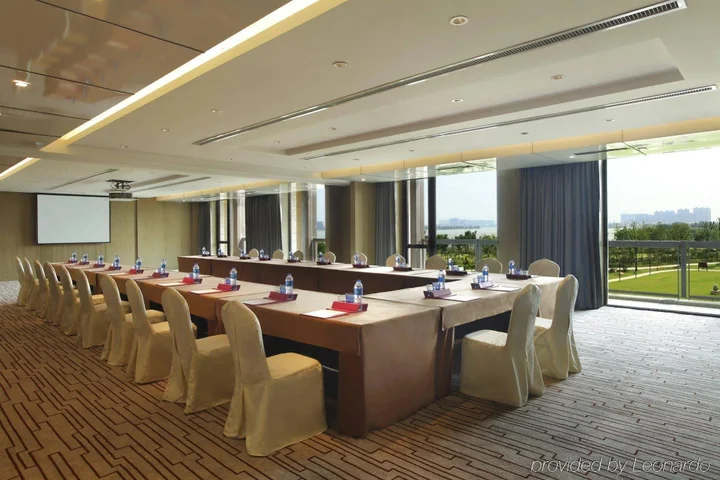 Сюйчжоу: Crowne Plaza Xuzhou Dalong Lake by IHG