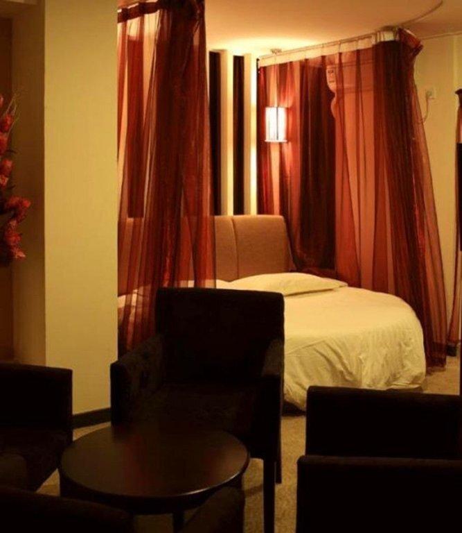 Нанкин: Nanjing New Noble Business Hotel
