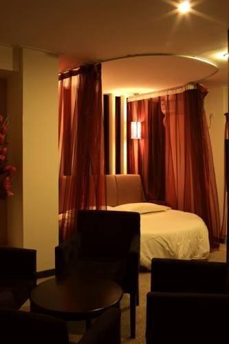 Нанкин: Nanjing New Noble Business Hotel