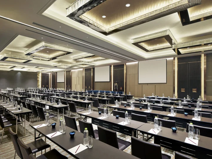 Ухань: New World Wuhan Hotel