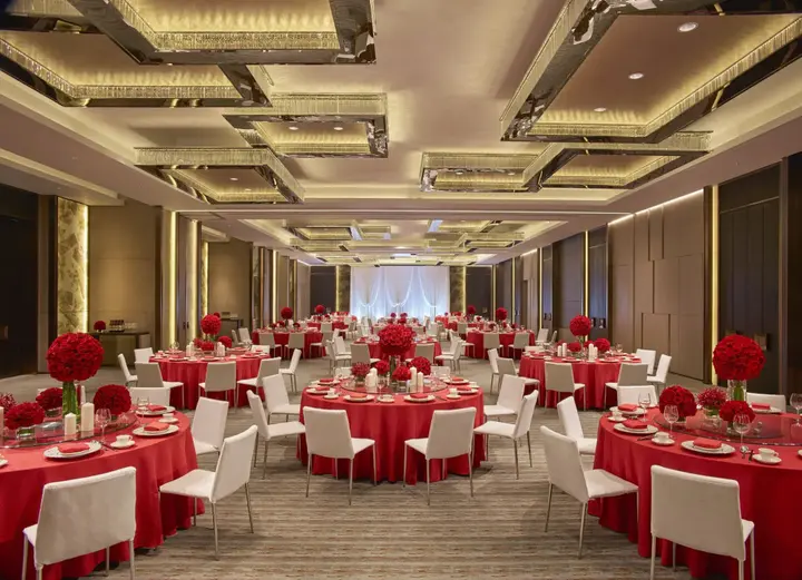 Ухань: New World Wuhan Hotel
