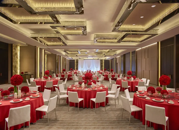 Ухань: New World Wuhan Hotel
