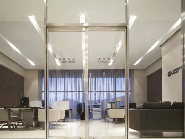 Далянь: Howard Johnson Parkland Hotel Dalian
