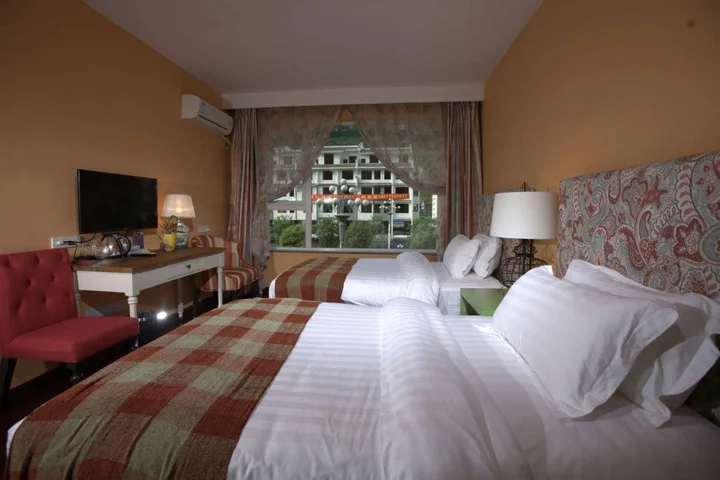 Яншо: Michaels Inn & Suites