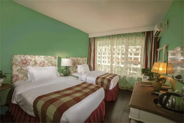 Яншо: Michaels Inn & Suites