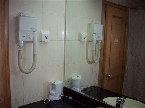 Циндао: Xueyuan Hotel
