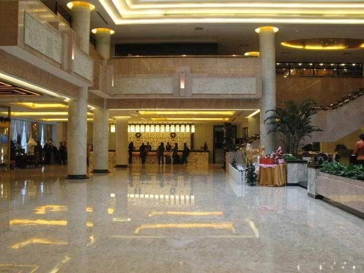 Пекин: Rainbow Hotel
