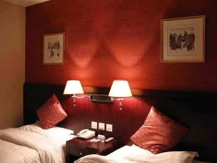 Пекин: Rainbow Hotel