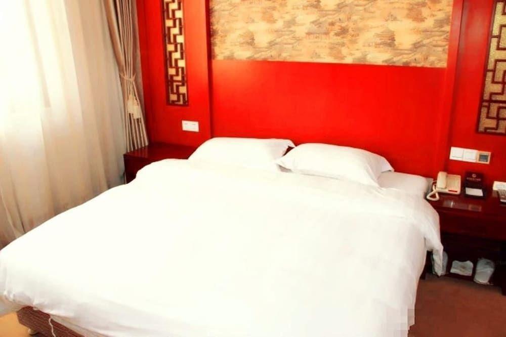 Ухань: Guiyuan Dajue Hotel