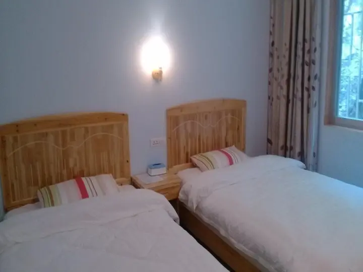 Яншо: Yangshuo Infinite Inn