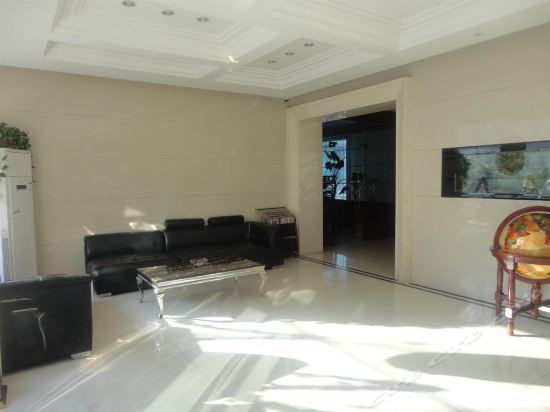 Чжэнчжоу: River Business Hotel