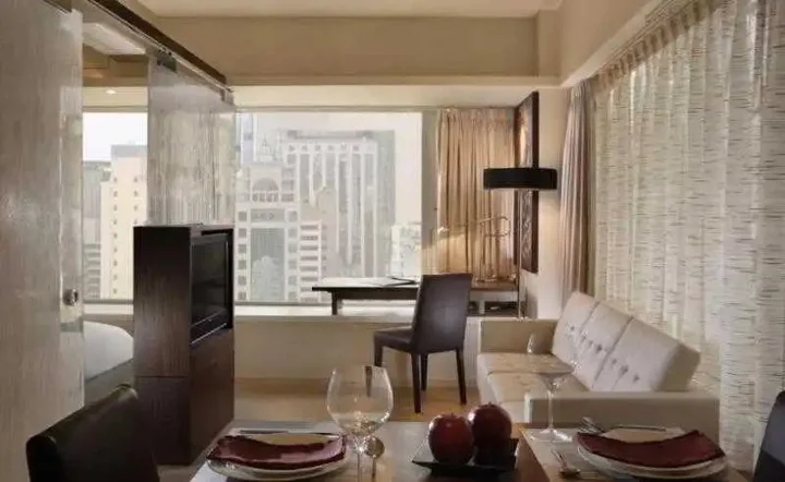 Гонконг: The Johnston Suites Hong Kong