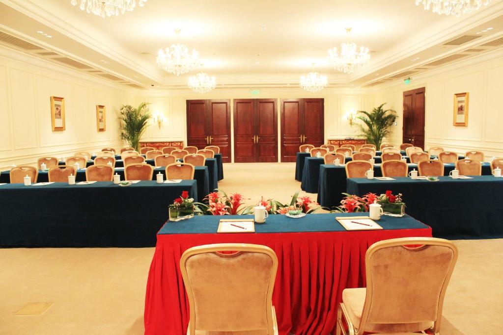 Шанхай: Shanghai Greentown Rose Garden Resort