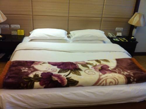 Синъи: Xingyi City Full House Wenzhou Hotel